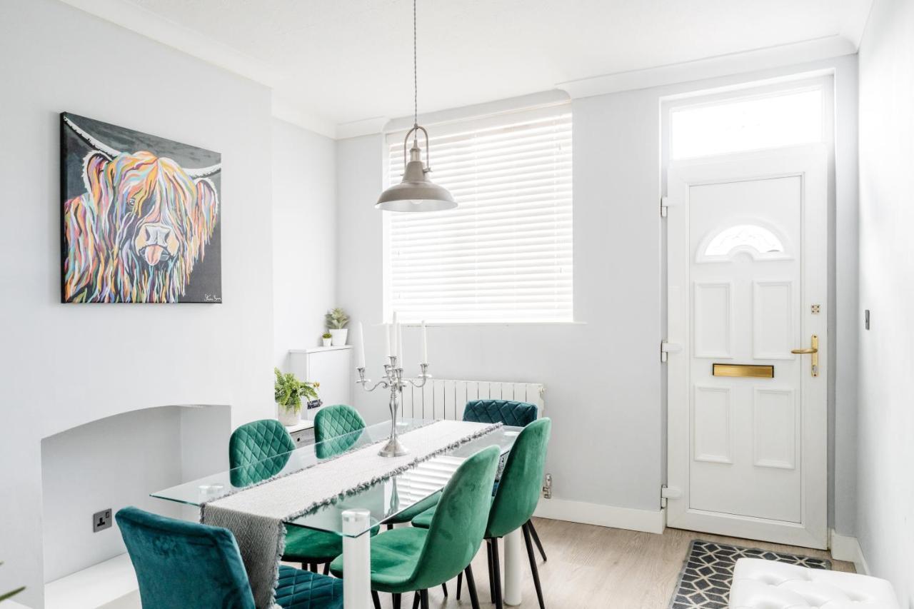 Churnet Valley Townhouse - Modern Cheadle House Βίλα Εξωτερικό φωτογραφία