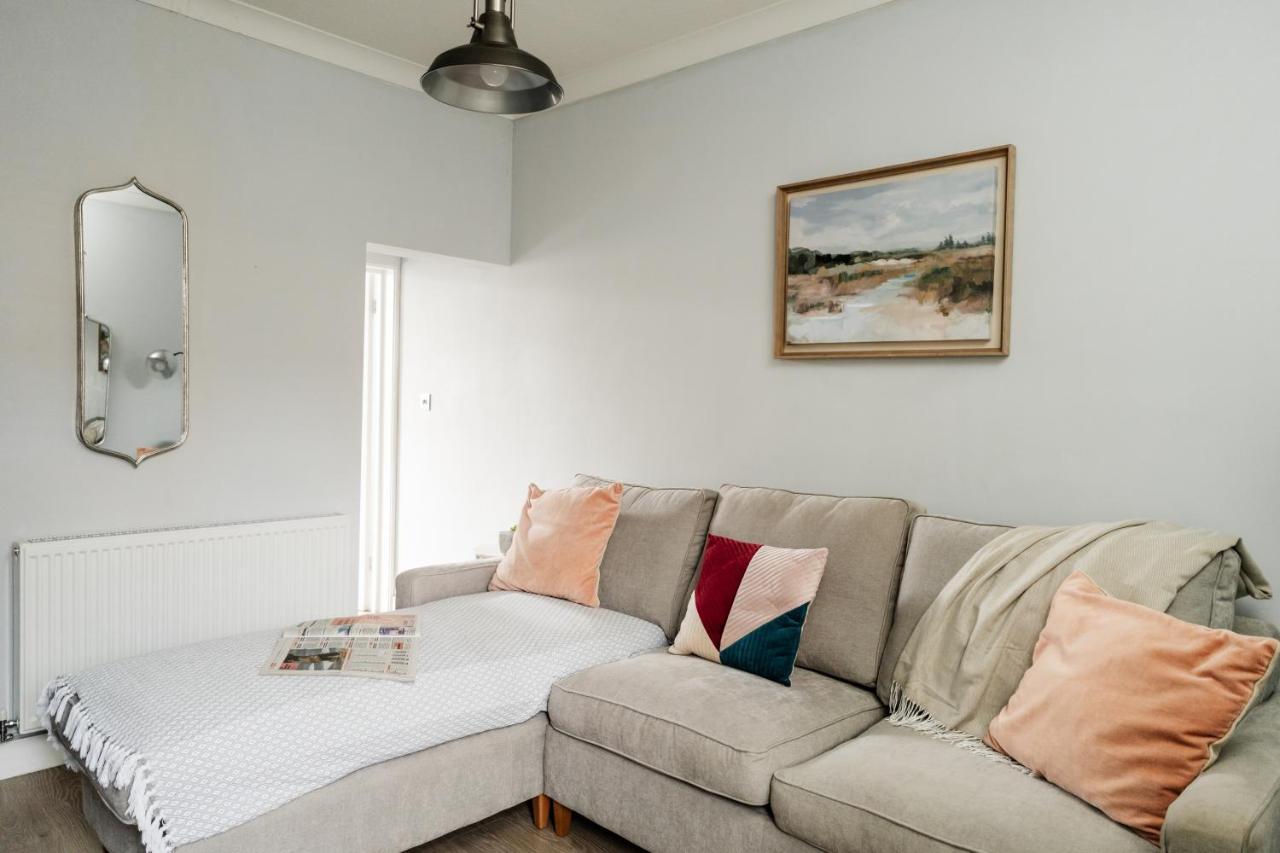 Churnet Valley Townhouse - Modern Cheadle House Βίλα Εξωτερικό φωτογραφία