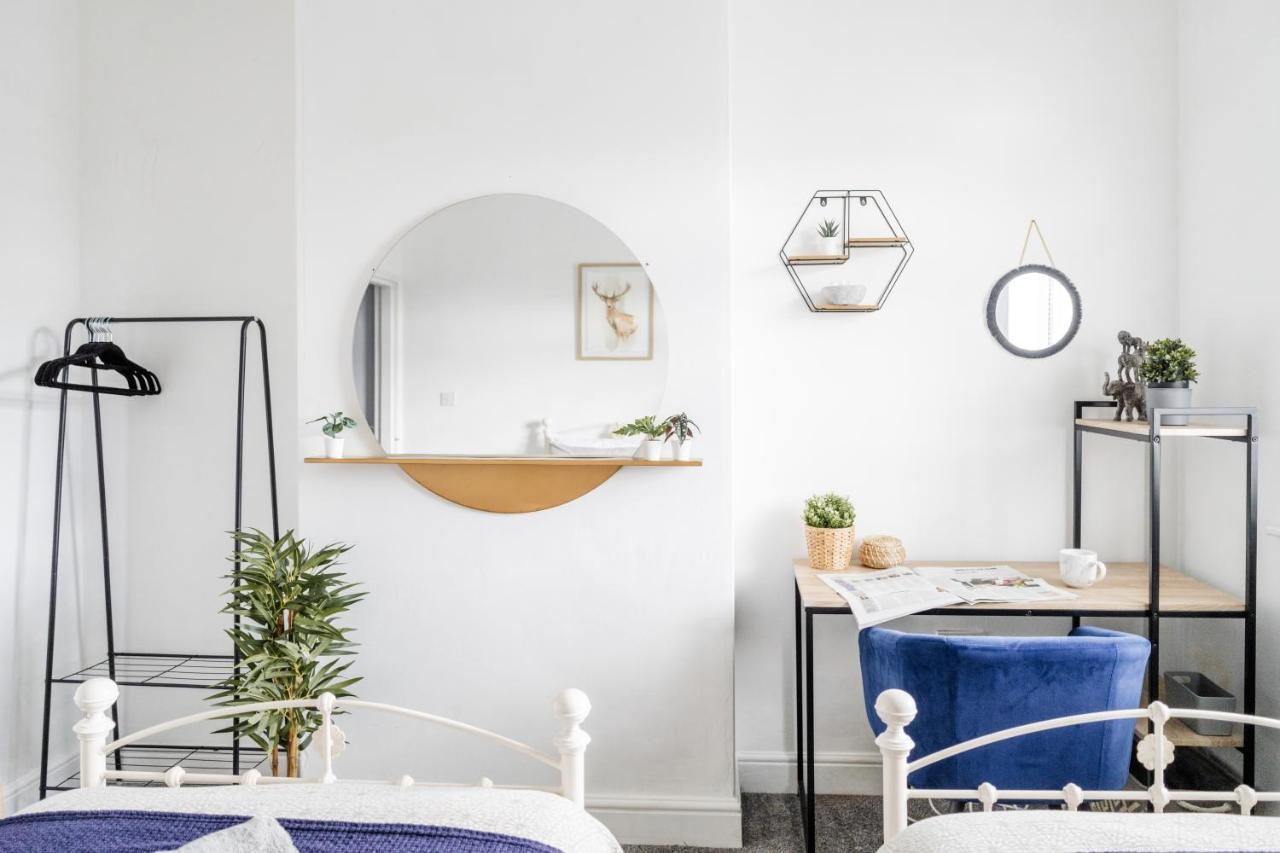 Churnet Valley Townhouse - Modern Cheadle House Βίλα Εξωτερικό φωτογραφία